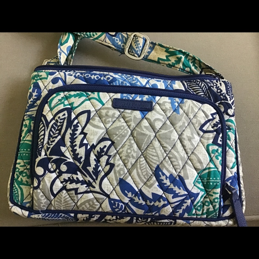 Vera Bradley Cross Body Bag.